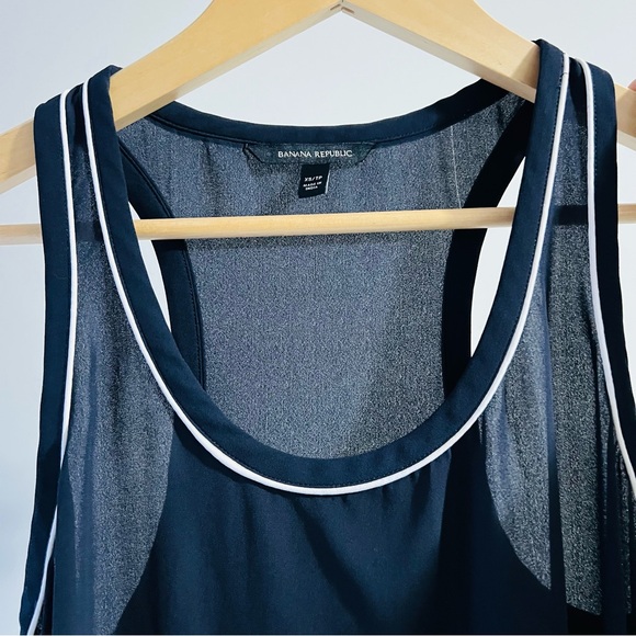 Banana Republic Sleeveless Blouse Extra Small Navy Blue Chic Business Casual Top - Picture 7 of 8